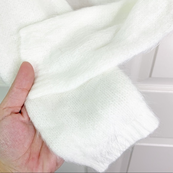 NWT Olivaceous Cowl Neck Crop Ivory Fuzzy Tencel Blend Sweater Size L - Picture 4 of 8